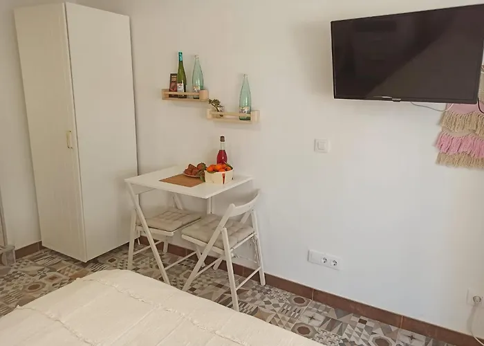 Apartmán Miramar Estudio -7 *