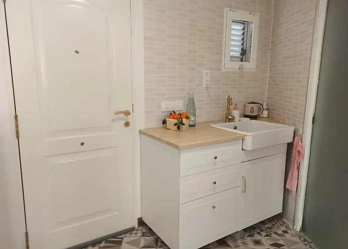 Apartmán Miramar Estudio -7 *